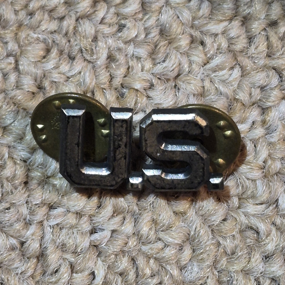 Vintage U.S. Army or Air Force officer collar insignia pin. 
